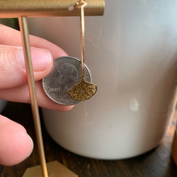 ✨NWT ✨18K Gold Hoop with Gingko Leaf Charm, Minimal Bohemian Earrings - Picture 10 of 11